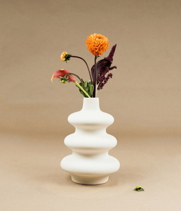Meso Vase, White - Kaarigar -- #ffffff